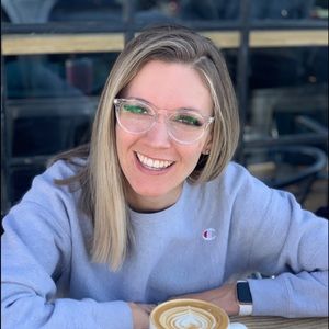 Meet your Posher, Crystal